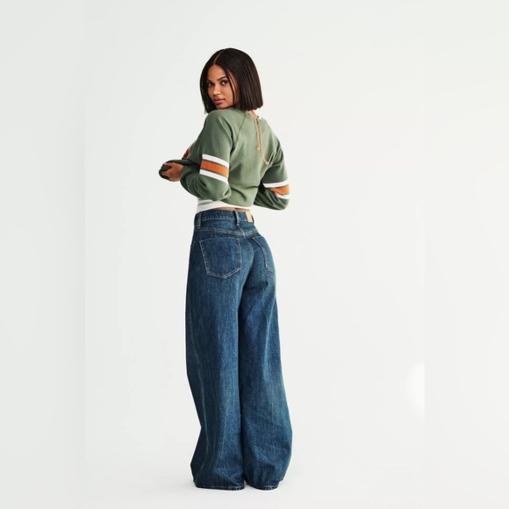 CRVY Gia Wide-Leg Jeans Size 28